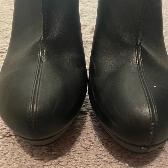 Heels - Picture 3 of 5